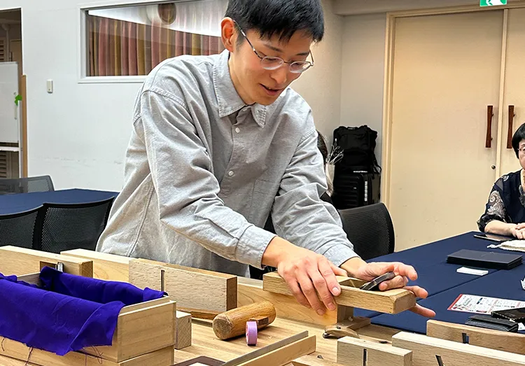木のお箸作りと鉋がけの体験